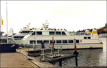 August Lindholm under ommålning till Askungen 2002-04-22