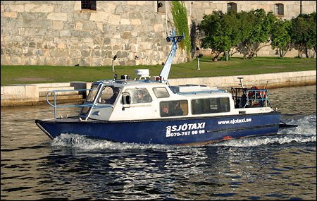 Stina Sjöskum vid Kastellet, Vaxholm 2005-09-17></td>
</tr>
<tr><td colspan=