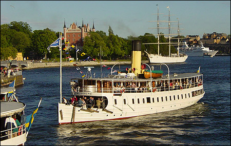 Blidösund backar ut.
