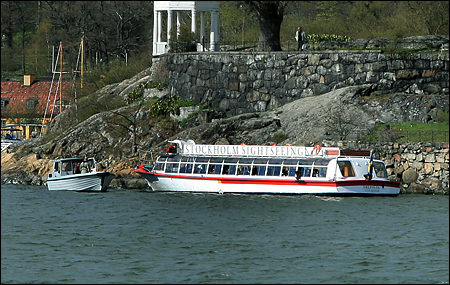 Assisteras av fritidsbåt.