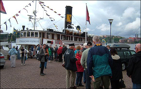 Man avgår från Klara Mälarstrand, Stockholm kl. 10.00.