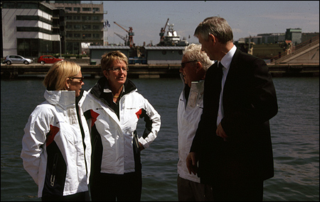 Gudmor Anneli Hulthén, Helena Leufstadius från Styrsöbolaget, Bengt Tengroth styrelseordförande Styrsöbolaget samt representant från varvet Brødrene Aa A/S.