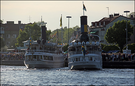 Mariefred och Storskär till kaj i Vaxholm.
