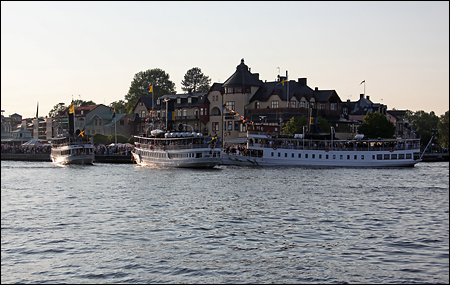 Mariefred, Storskär och Norrskär till kaj i Vaxholm.