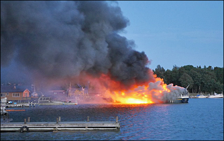 Tärnan af Söderöra i brand.