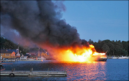 Tärnan af Söderöra i brand.
