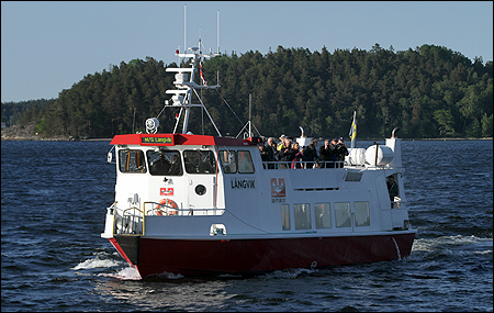 P� H�ggarnsfj�rden m�ter L�ngvik upp kortegen