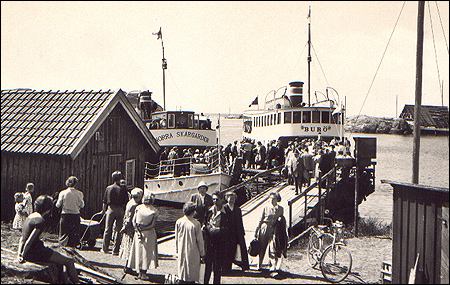 Norra Skärgården och Burö vid Rörö ångbåtsbrygga 1953