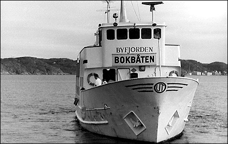 Byfjorden som bokbåt i Rågårdsvik