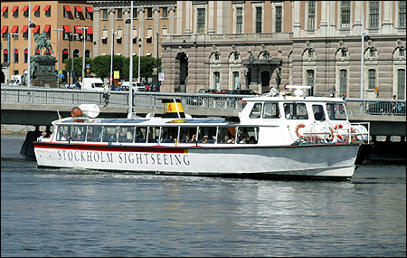 Delfin X vid Strömbron, Stockholm 2004-07-07