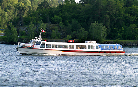 Delfin XI utanför Nacka Strand, Nacka 2004-06-24