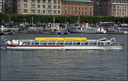 Delfin V på Ladugårdslandsviken, Stockholm 2010-08-20
