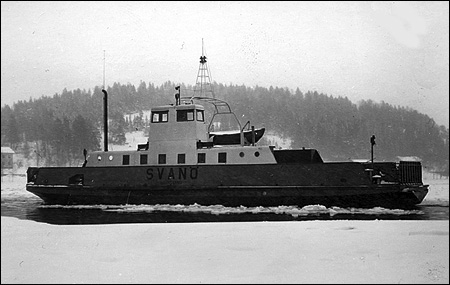 F�rja 61/191 som Svan� i Svan�sundet, Kramfors 1958-02