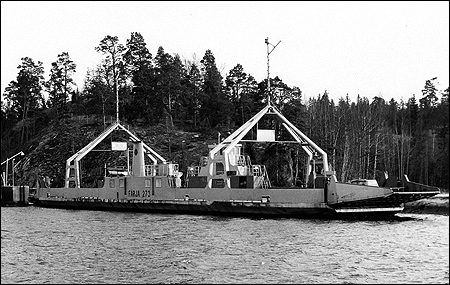 Färja 61/273 vid Ljusterö färjeläge 1973-03-10