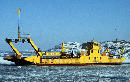 F�rja 61/299 p� Gullmarsleden, Lysekil 1985-02-06