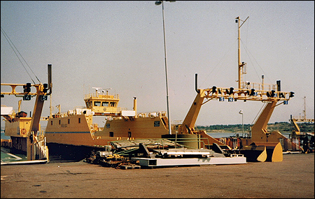 Göta vid Hönö färjeläge, Hönö