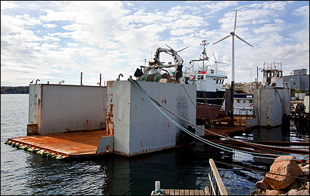 Tj�rnvarvet som flytdocka p� Tj�rnvarvet, R�nn�ng 2010-09-03