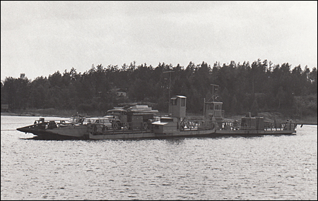 Färja 62/286 sammankopplad med Färja 62/248 i Bjursund, Loftahammar 1972-06-09