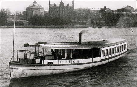 Freja utanför Räntmästartrappan, Stockholm
