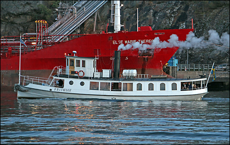 Frithiof vid Bergs oljehamn, Nacka 2010-10-02