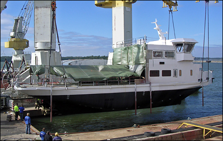 Gällnö sjösätts vid Uudenkaupungin Työvene Oy 2009-09-01