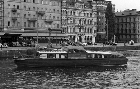 Husar� vid Str�mkajen, Stockholm 1950