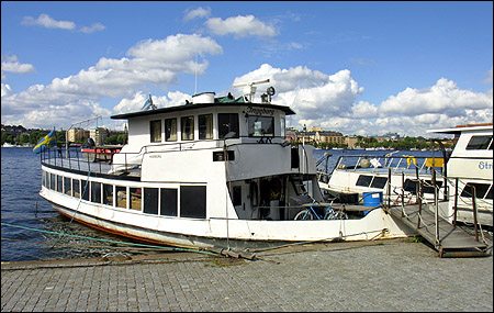 Ingeborg vid S�der M�larstrand, Stockholm 2005-06-12
