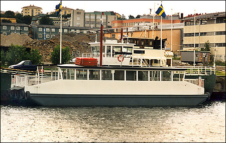 Lotten av Hammarby Sjöstad i Hammarbykanalen, Stockholm 2002-07-24