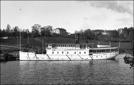Alma vid Högsäters färja, Nysäter 1904-10-14