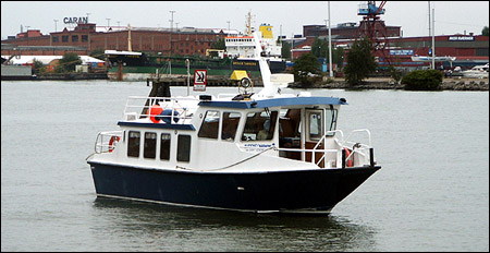 L�v� II utanf�r G�teborgsoperan, G�teborg 2004-08-18