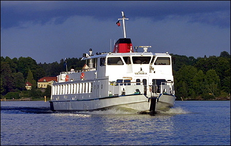 M�lar Victoria p� Kyrkfj�rden, Eker� 2005-07-01