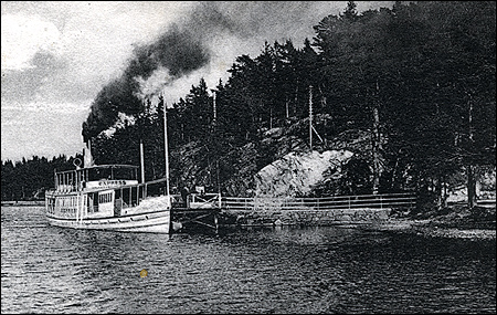 Express vid Vadvikens brygga, Dalarö