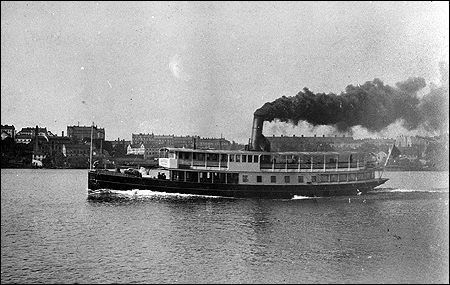 Ragnhild på Riddarfjärden, Stockholm ca. 1896
