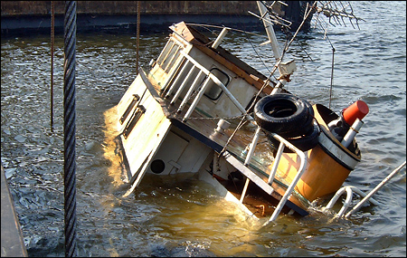 Ekoln vid Söder Mälarstrand, Stockholm under bärgningen 2004-05-07