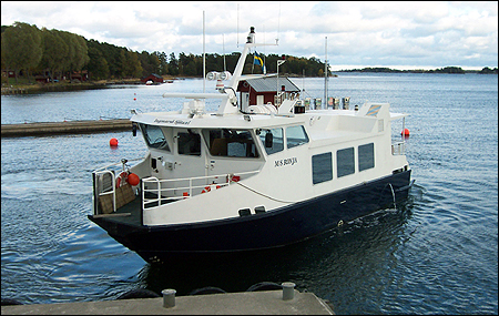 Ronja vid Husarö brygga 2003-10-14