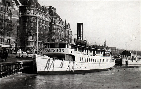 Saltsjön upplagd i Nybroviken, Stockholm 1965-03-07
