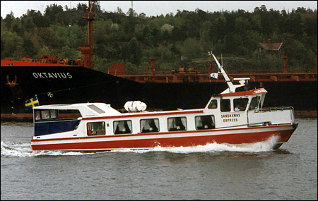 Sandhamns Express utanför Nacka Strand 1991-05-22