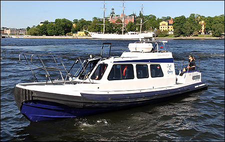 Sj�fart vid Skeppsbron, Stockholm 2020-06-12