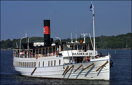 Waxholm III utanf�r Blockhusudden, Stockholm 2002-07-10