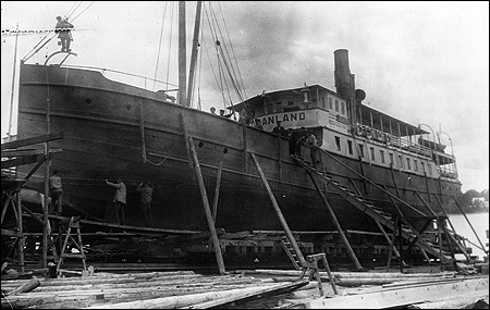 S�dermanland under ombyggnad p� Ekensbergs varv, Stockholm 1917