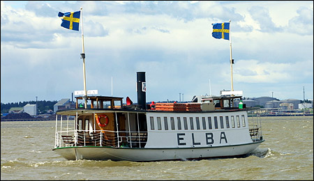 Elba vid �:a Holmen, V�ster�s 2004-06-16