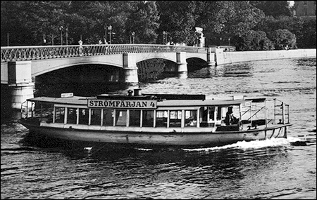 Strömfärjan 4 vid Skeppsholmsbron, Stockholm