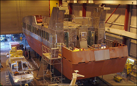 Strömstierna i varvshallen, Djupviks varv 2006-10-02