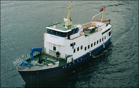 Mel�ycruise II vid Hurtigruttfartyget Richard With 2003-09