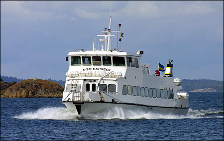 Utö Express vid Nåttarö brygga 2004-07-14