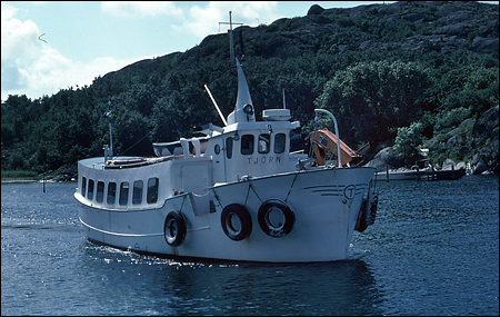 Tjörn i Kalvesund, Rönnäng 1980-07