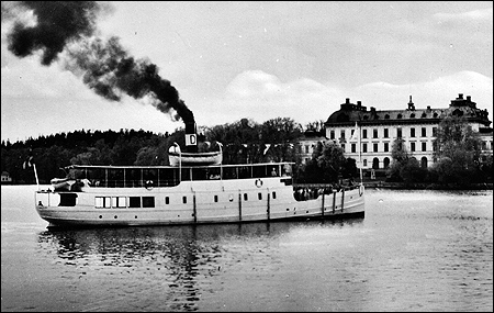 Drottningholm vid Drottningholms slott, Ekerö