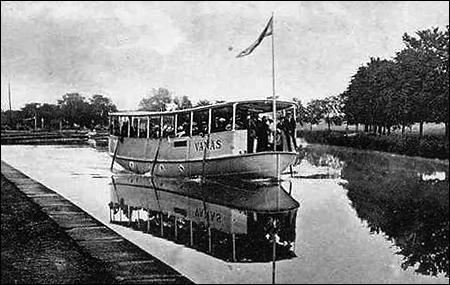 Vanäs i Göta Kanal vid Töreboda