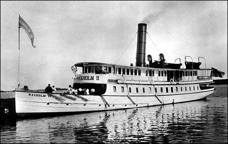Waxholm II vid Husarö brygga 1908